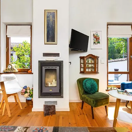 Old Town 2br Spacious House With Private Garden And Free Parking *