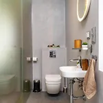Old Town 2br Spacious House With Private Garden And Free Parking Villa *