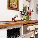Old Town 2br Spacious House With Private Garden And Free Parking Villa