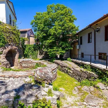 Old Town 2br Spacious House With Private Garden And Free Parking فيلة بلوفديف
