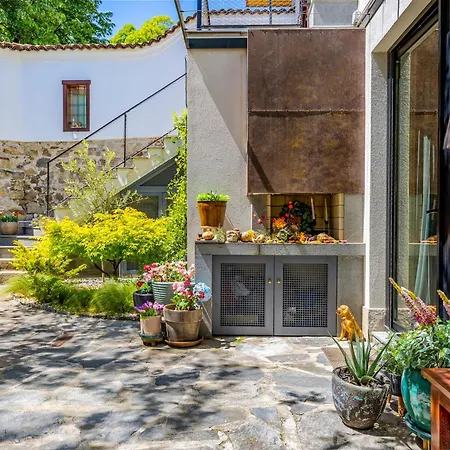 Луксозна вила Old Town 2br Spacious House With Private Garden And Free Parking