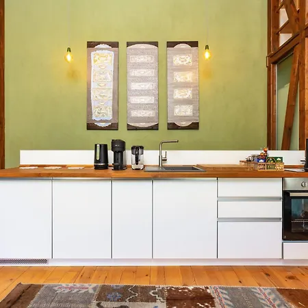 Луксозна вила Old Town 2br Spacious House With Private Garden And Free Parking