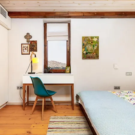 Old Town 2br Spacious House With Private Garden And Free Parking * Пловдив