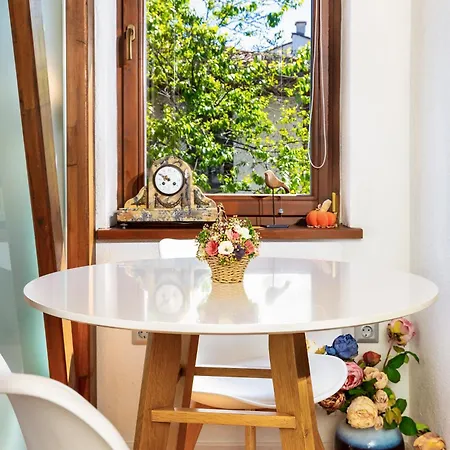 Old Town 2br Spacious House With Private Garden And Free Parking Пловдив
