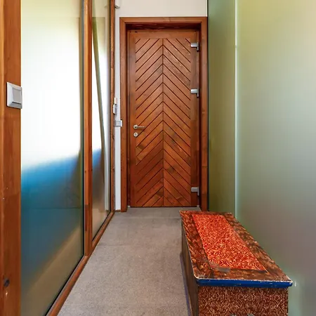 Old Town 2br Spacious House With Private Garden And Free Parking