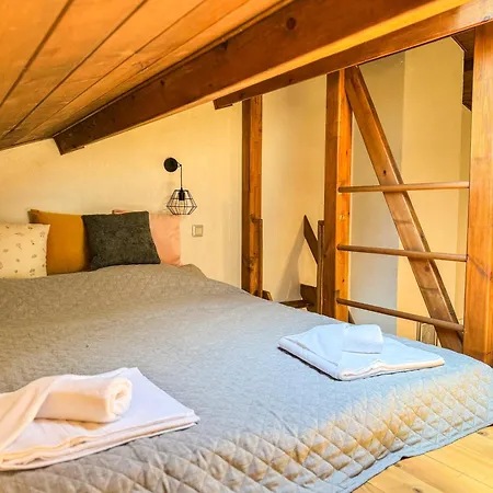Луксозна вила Old Town 2br Spacious House With Private Garden And Free Parking