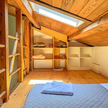 Луксозна вила Old Town 2br Spacious House With Private Garden And Free Parking Пловдив